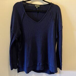 Wonderly navy blue waffle sweater, M